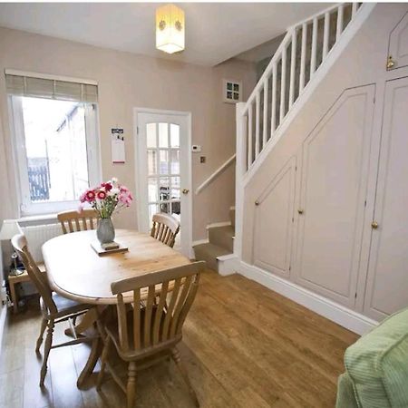 Cosy Little Home Just Outside York City Walls エクステリア 写真